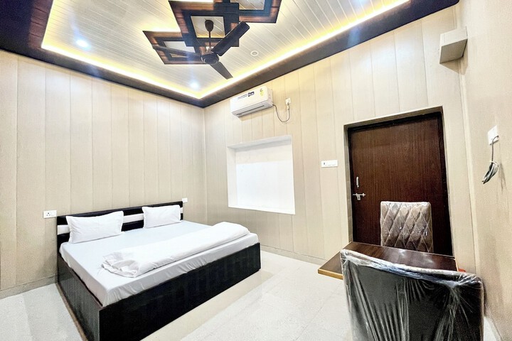 Room 13 of 39