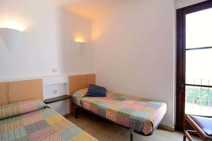 Room 5 of 19