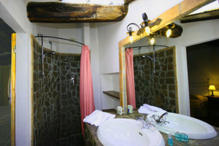 Room 7 of 32
