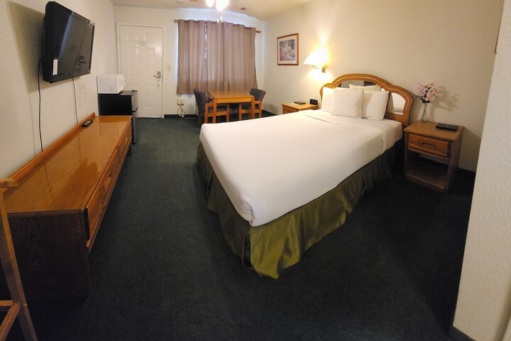 Room 7 of 24