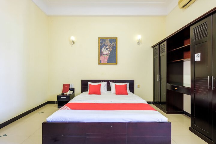 Room 10 of 25