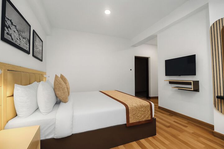 Room 30 of 39