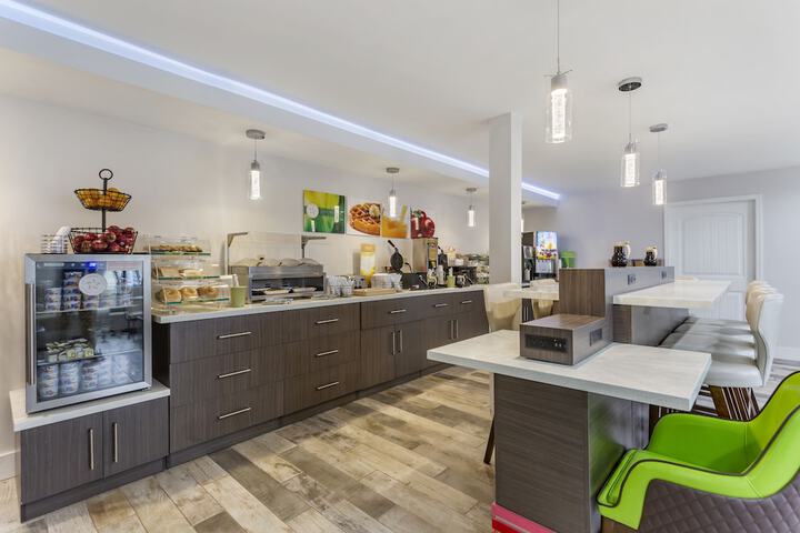 Breakfast area
