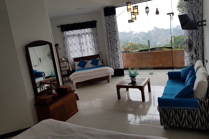 Room 14 of 33