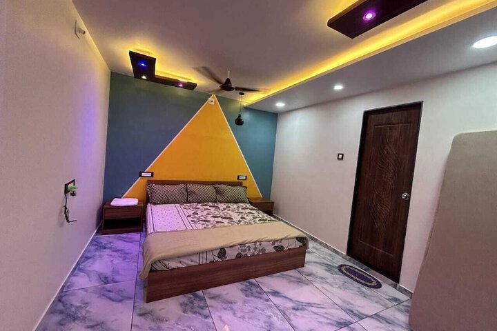 Room 7 of 28