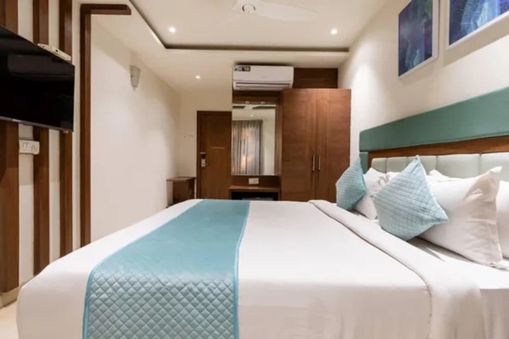 Room 18 of 47