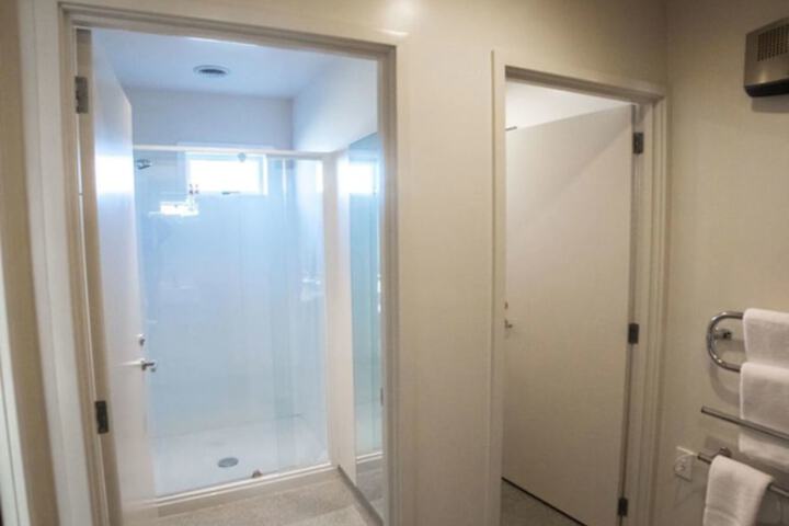 Room 8 of 31