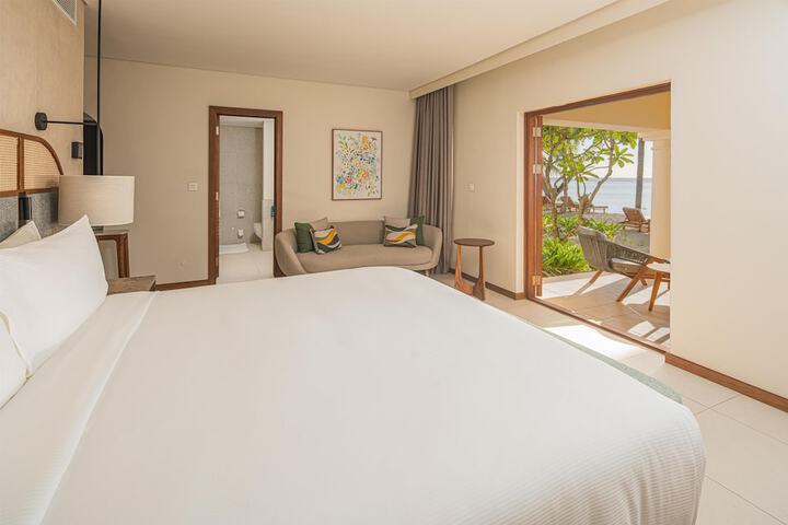 Room 12 of 221