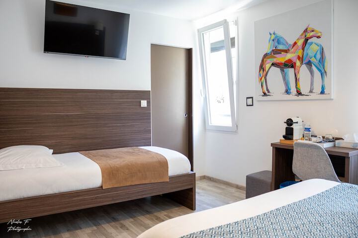 Room 9 of 38