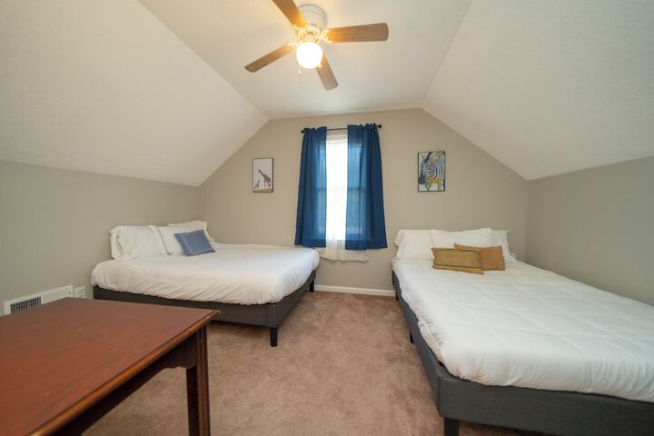 Room 6 of 30