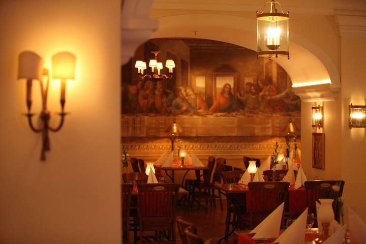 Dining 48 of 57