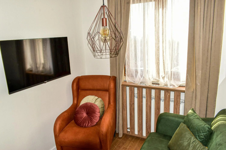 Room 4 of 14