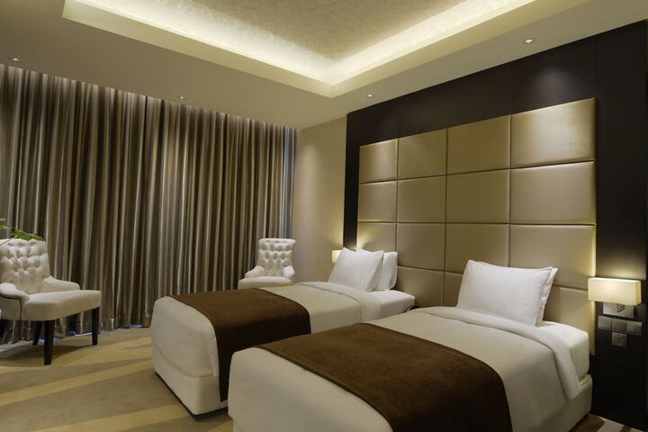 Room 5 of 74
