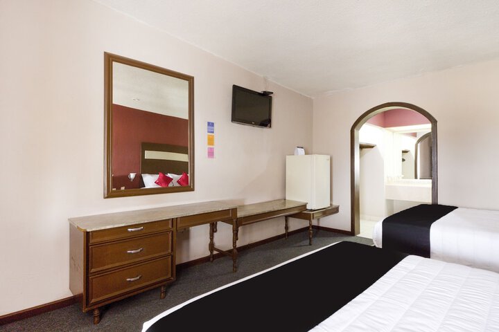 Room 16 of 42