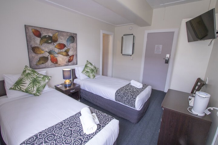 Room 9 of 40
