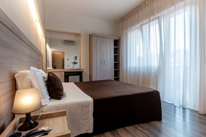 Room 8 of 39