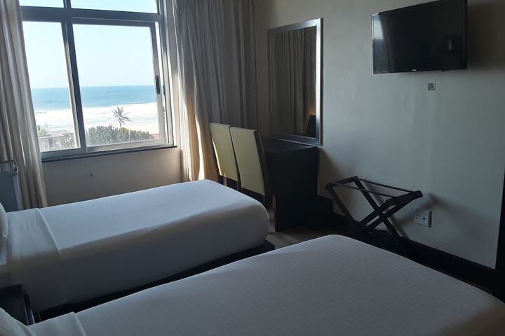 Room 21 of 40