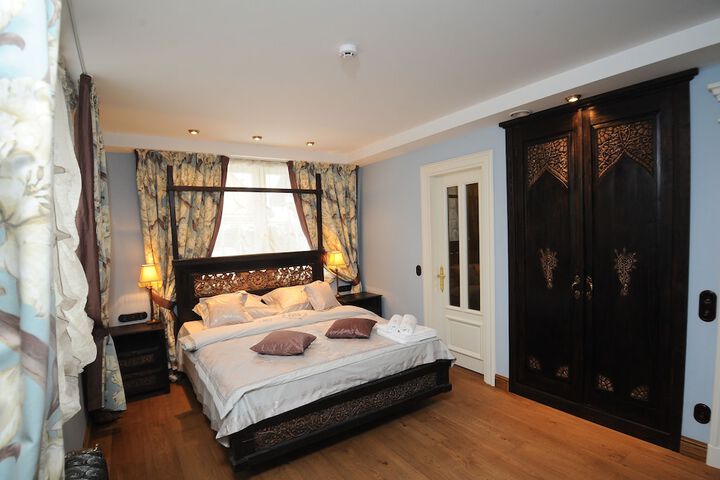 Room 16 of 54
