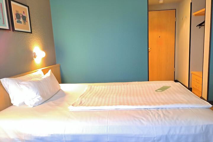 Room 18 of 84