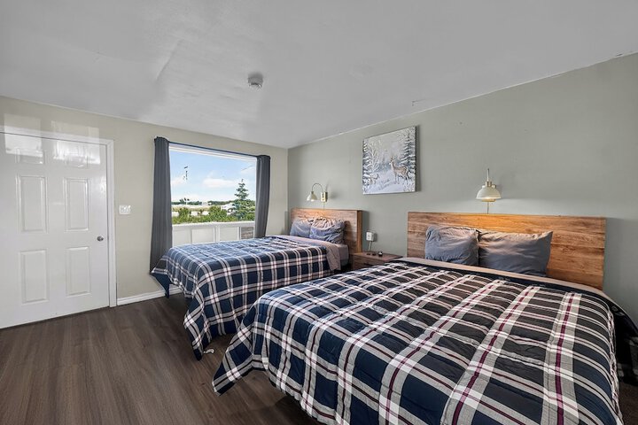 Room 5 of 10