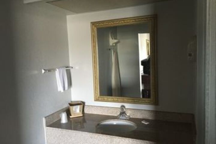Room 5 of 19