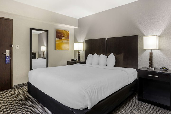 Room 15 of 32