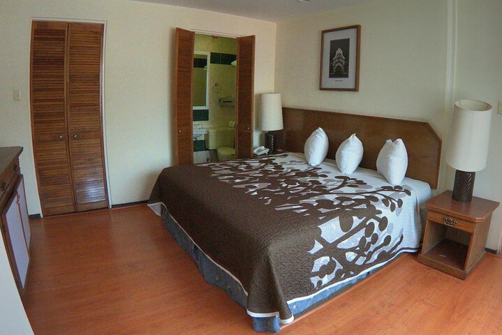 Room 9 of 47