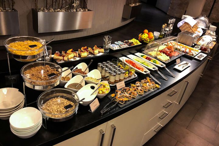 Dining 72 of 93
