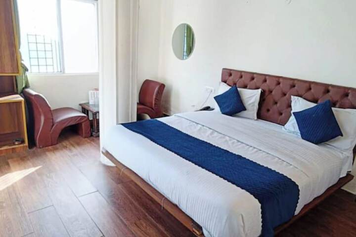 Room 2 of 17