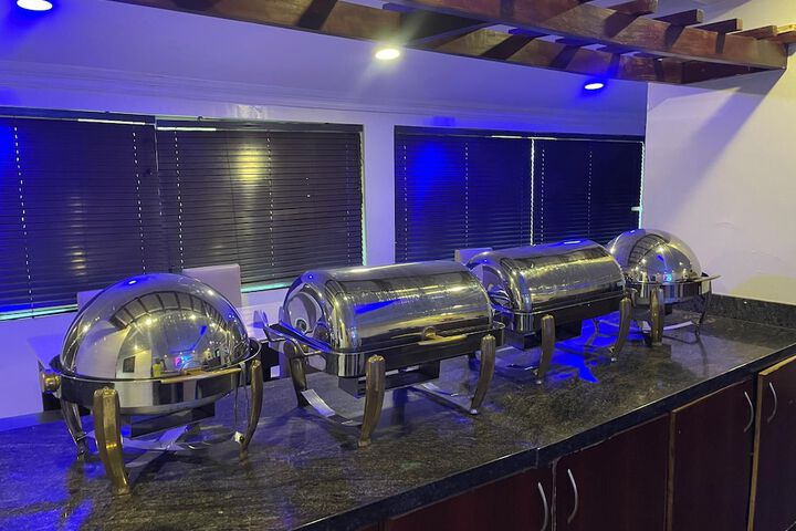 Dining 11 of 13