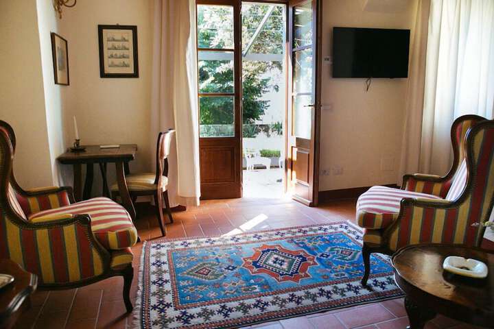 Room 42 of 150