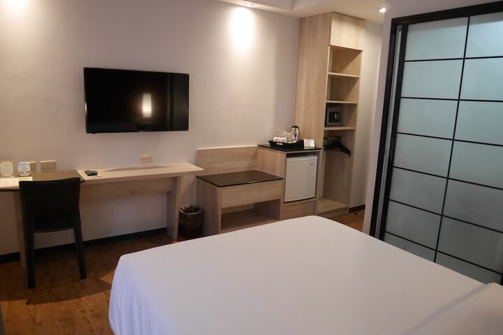 Room 10 of 94