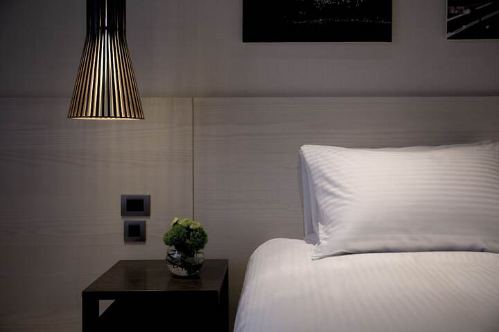 Room 5 of 33