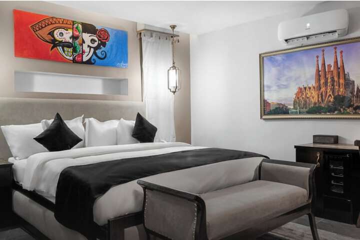 Room 13 of 25