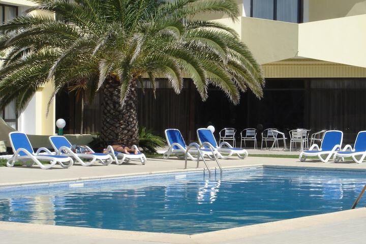 Pool 33 of 60