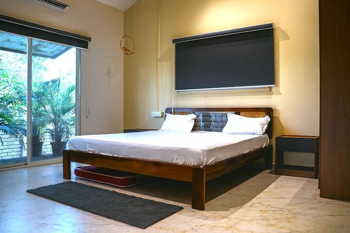 Room 28 of 79