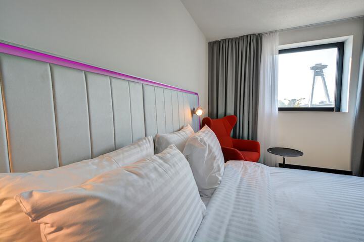 Room 15 of 50