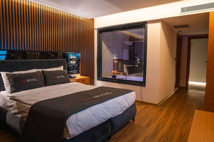 Room 33 of 86