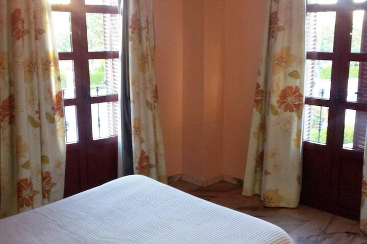 Room 13 of 46