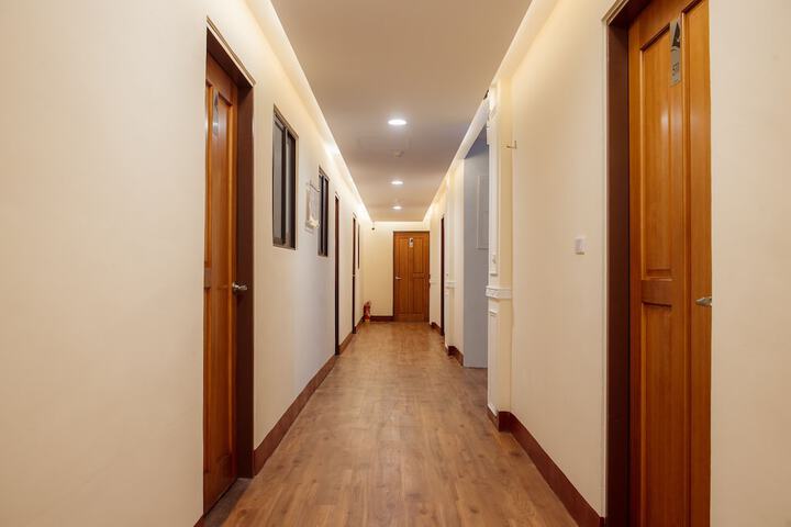 Ballroom/Hall 90 of 91