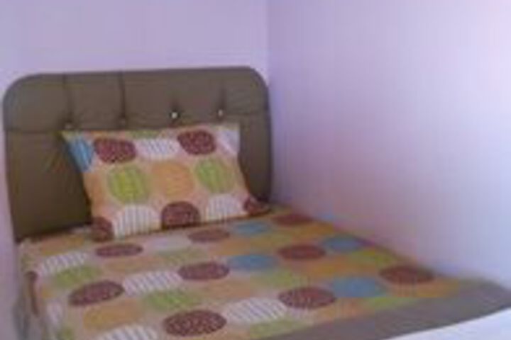 Room 6 of 27