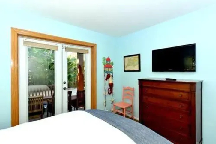 Image of The Lady Fish 3 Bedroom Home by RedAwning