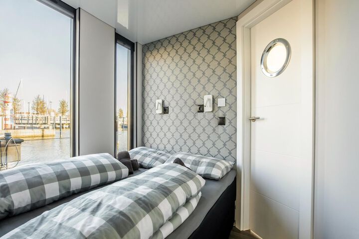 Room 3 of 43