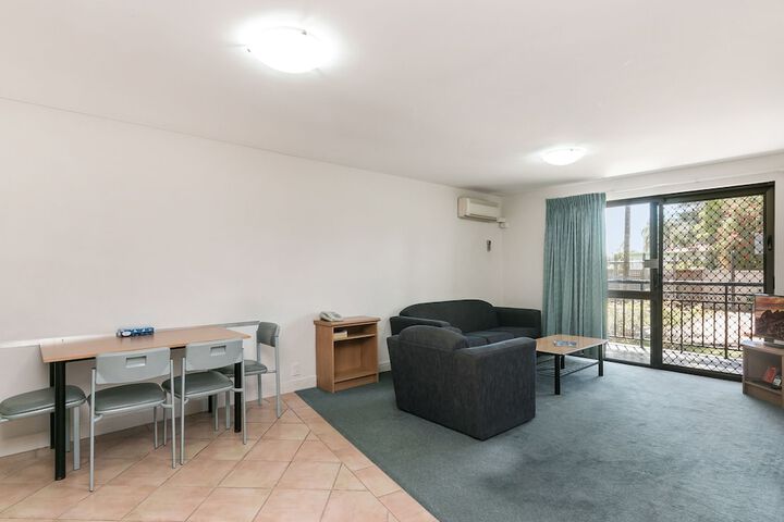 Room 25 of 61