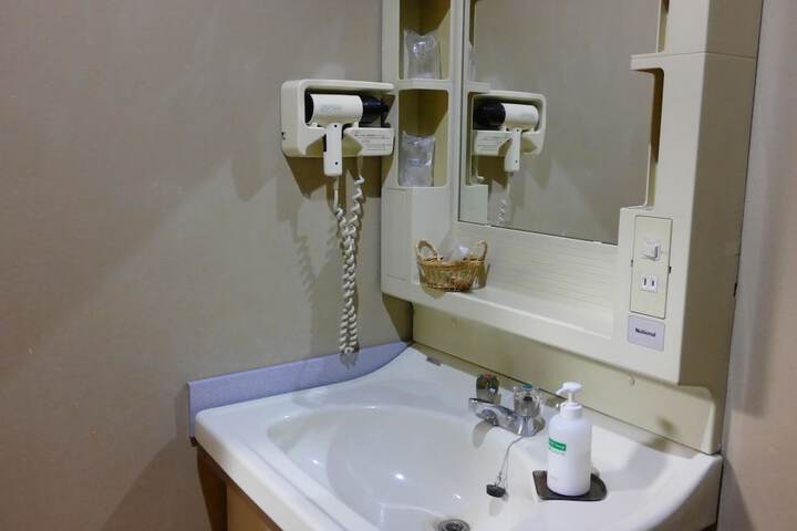 Room 30 of 94