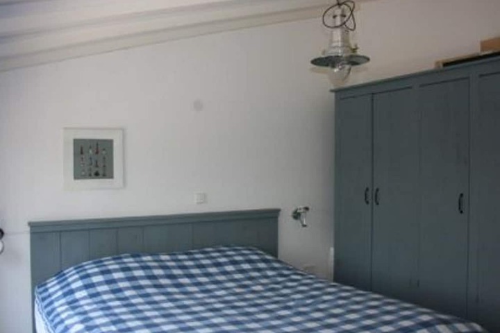 Attractive Holiday Home With Large Garden and Within Walking Distance of the Beach