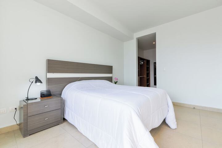 Room 33 of 224