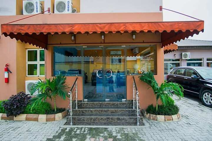 Bleu Ivy Hotel & Suites