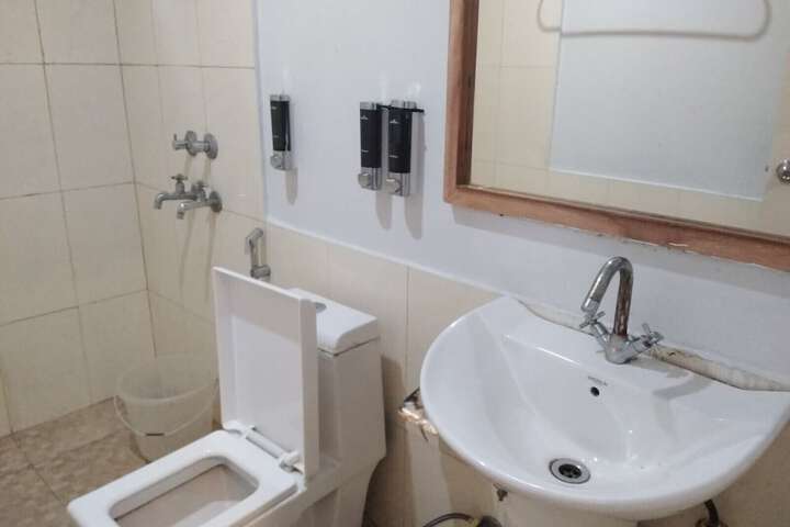 Room 16 of 19