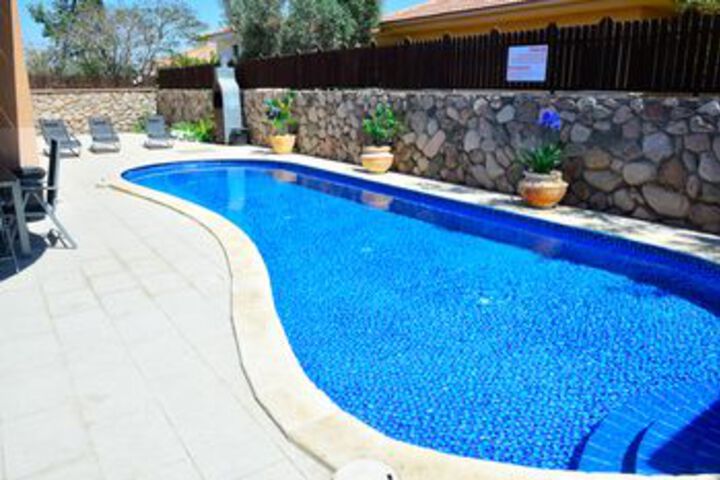 Pool 32 of 32